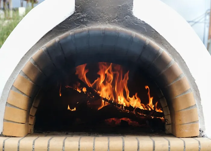 イン Limeri Traditional Monólithos